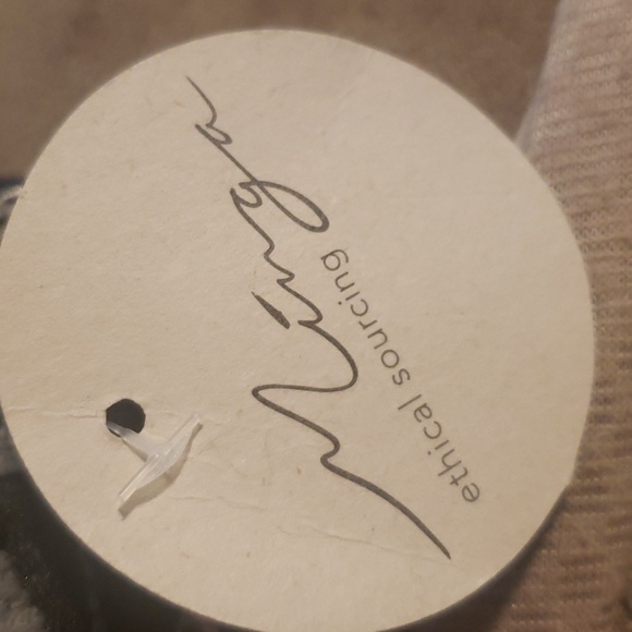 NWT Minga bag with adjustable strap - Picture 7 of 8